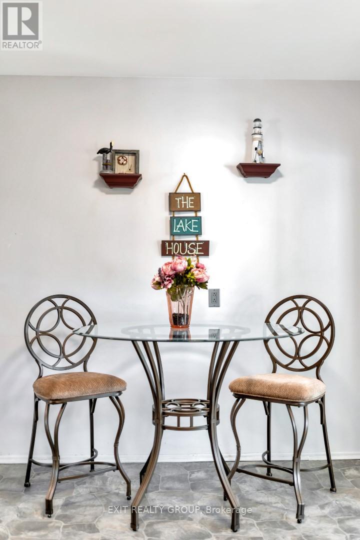 1476 County Rd 12, Prince Edward County, Ontario K0K 2T0 - Photo 17 - X12963286