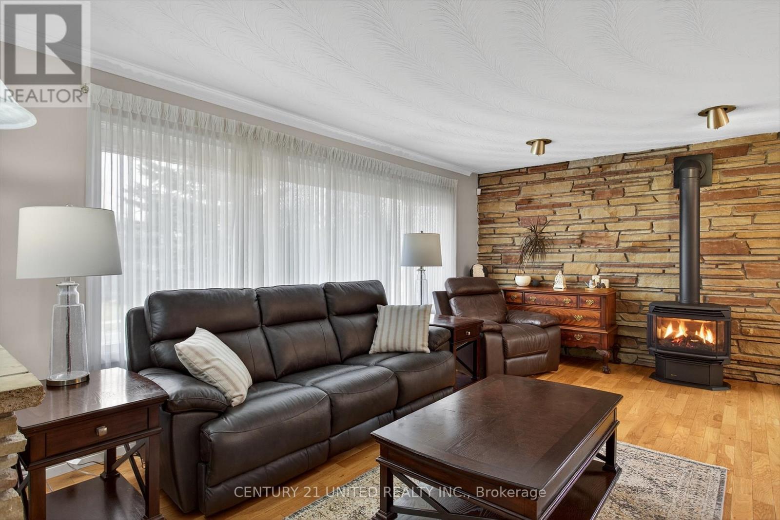 59 Kawartha Hts Boulevard, Peterborough, Ontario  K9J 1N5 - Photo 2 - X12963356