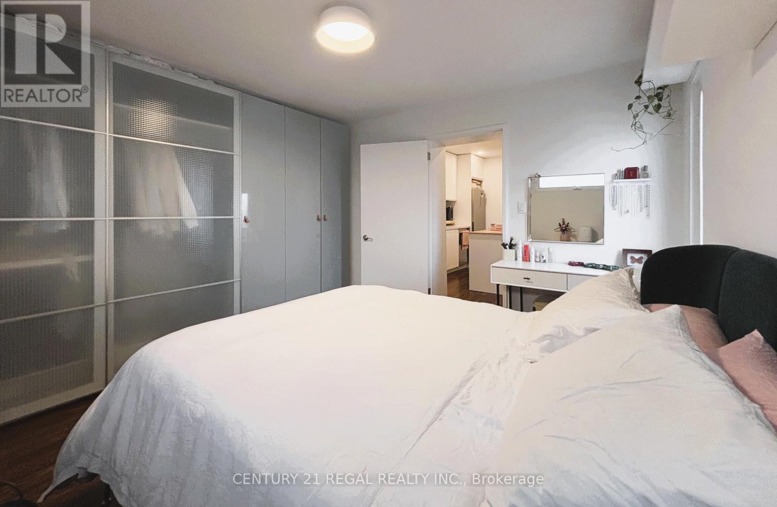 2 - 89 Gladstone Avenue, Toronto, Ontario  M6J 3K7 - Photo 10 - C12963162