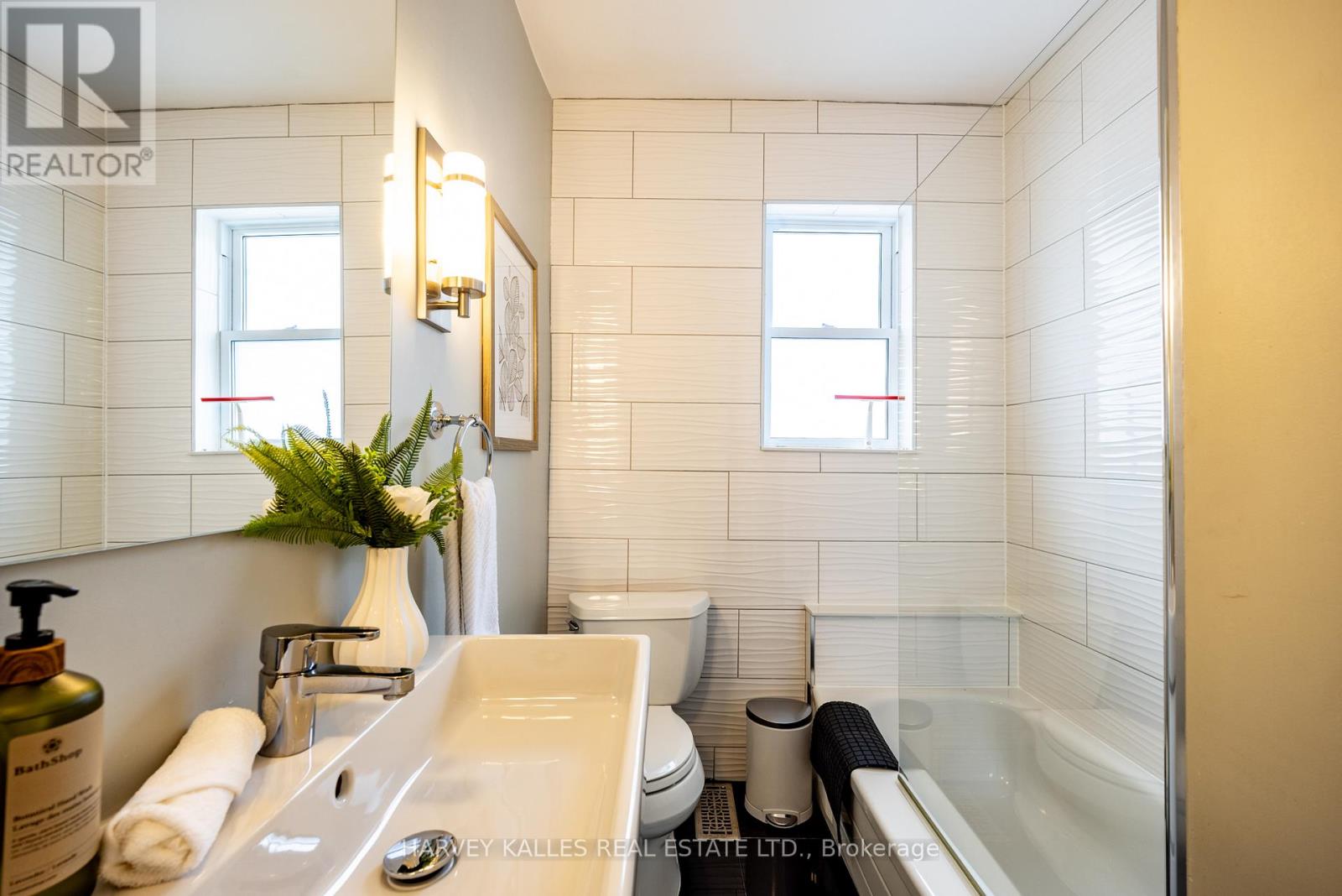 253 Broadway Avenue, Toronto, Ontario  M4P 1W1 - Photo 34 - C12963170