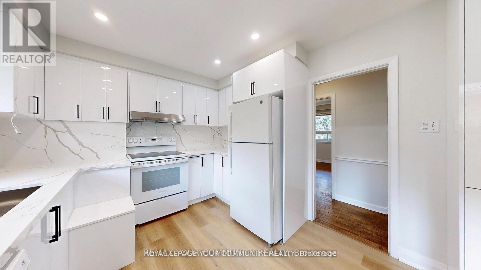 39 Silverview Drive, Toronto, Ontario  M2M 2B5 - Photo 15 - C12963182