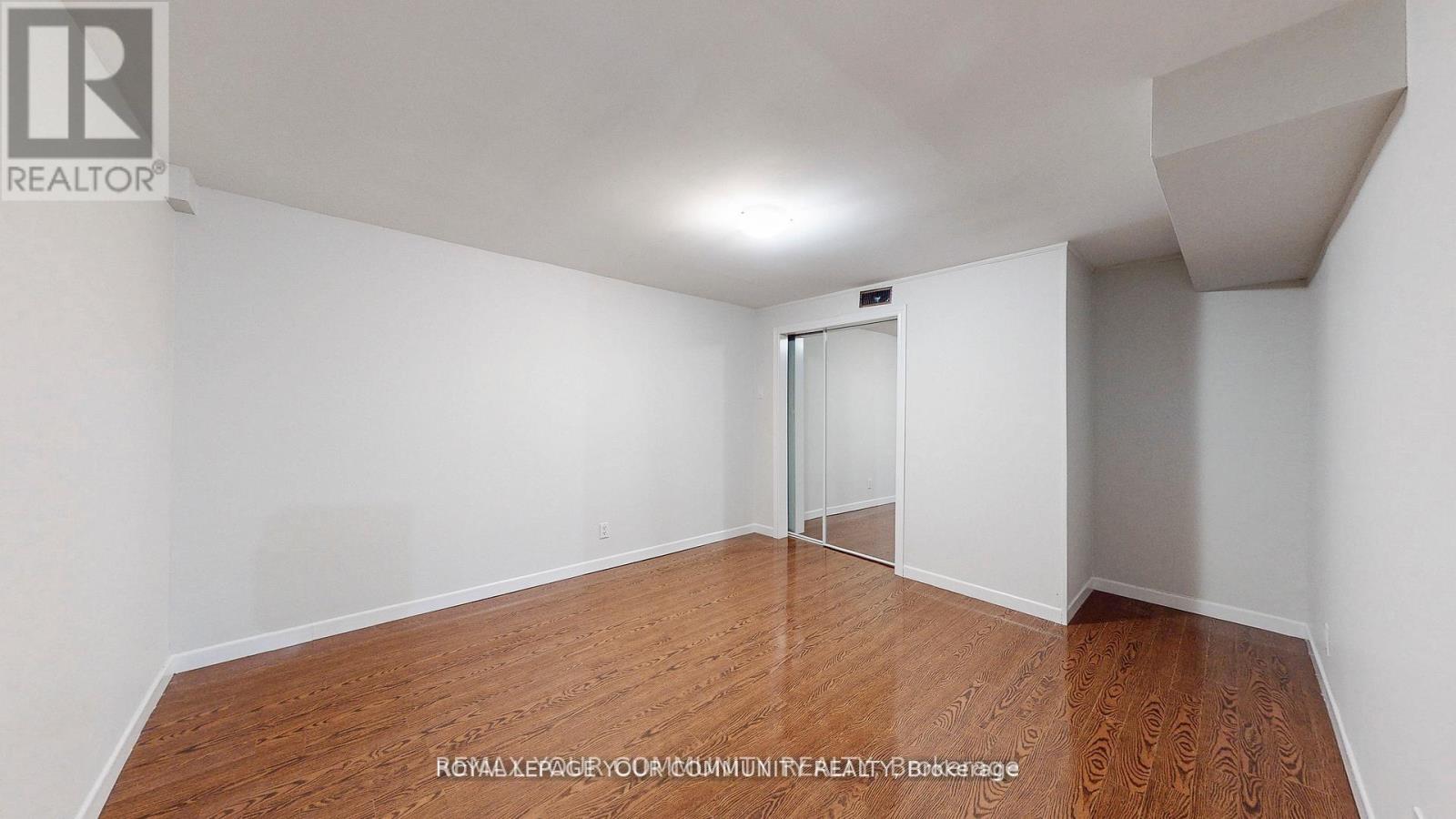 39 Silverview Drive, Toronto, Ontario  M2M 2B5 - Photo 38 - C12963182