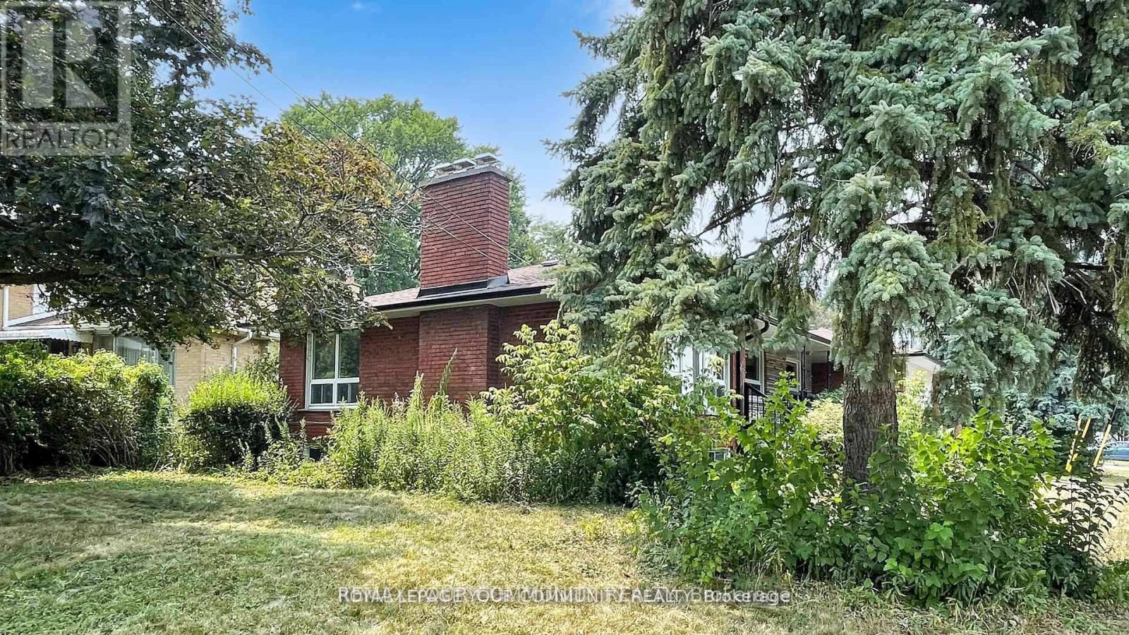 39 Silverview Drive, Toronto, Ontario  M2M 2B5 - Photo 4 - C12963182