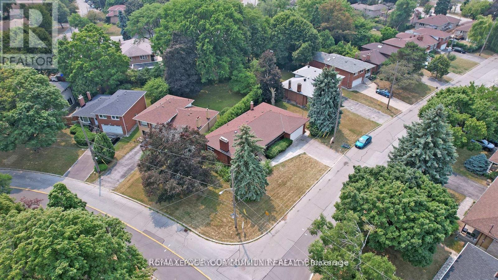 39 Silverview Drive, Toronto, Ontario  M2M 2B5 - Photo 48 - C12963182