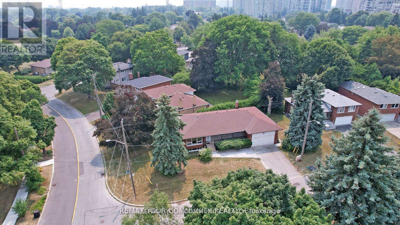 39 Silverview Drive, Toronto, Ontario  M2M 2B5 - Photo 49 - C12963182