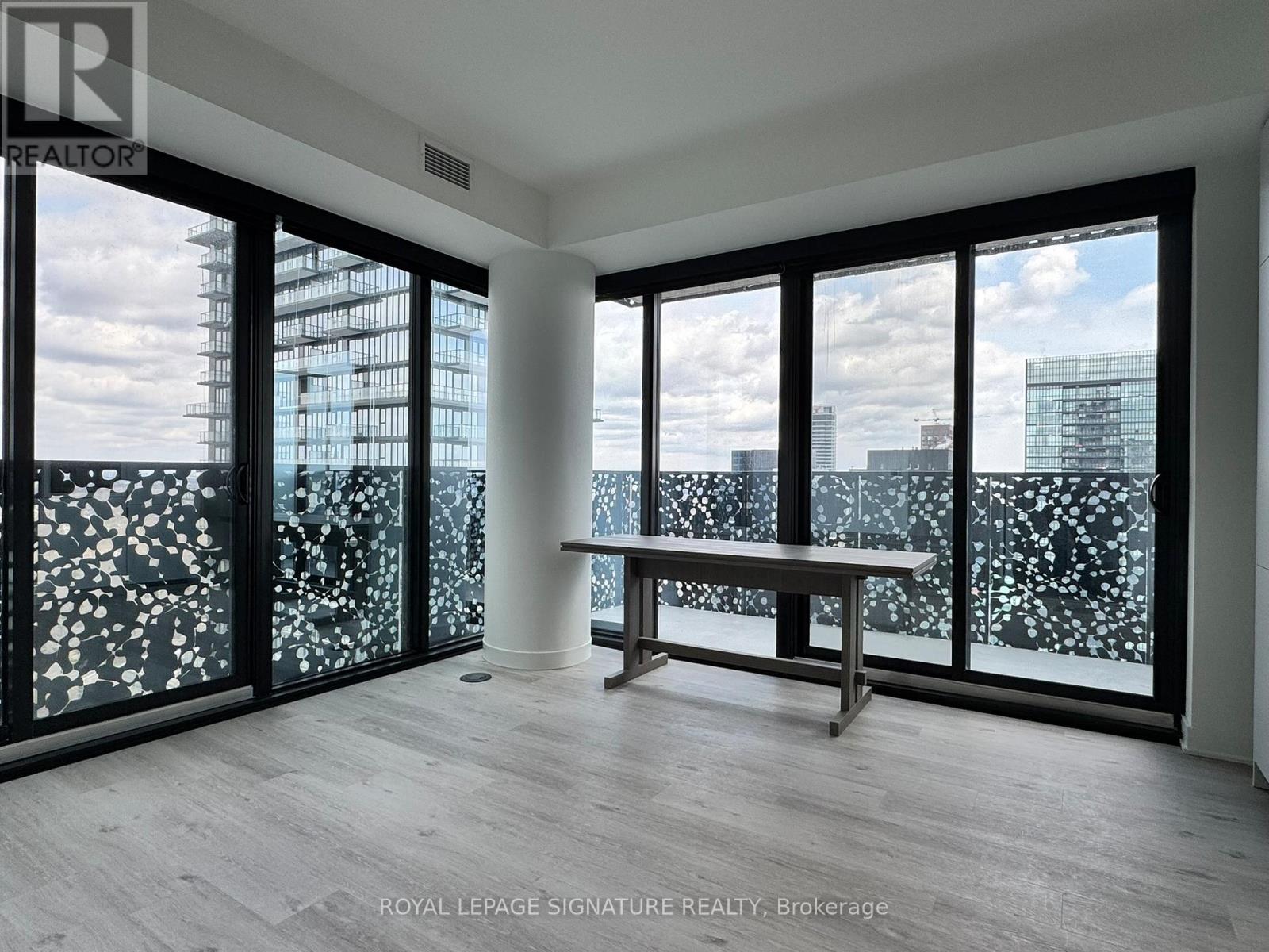 4211 - 55 Charles Street E, Toronto, Ontario  M4Y 0J1 - Photo 2 - C12963276