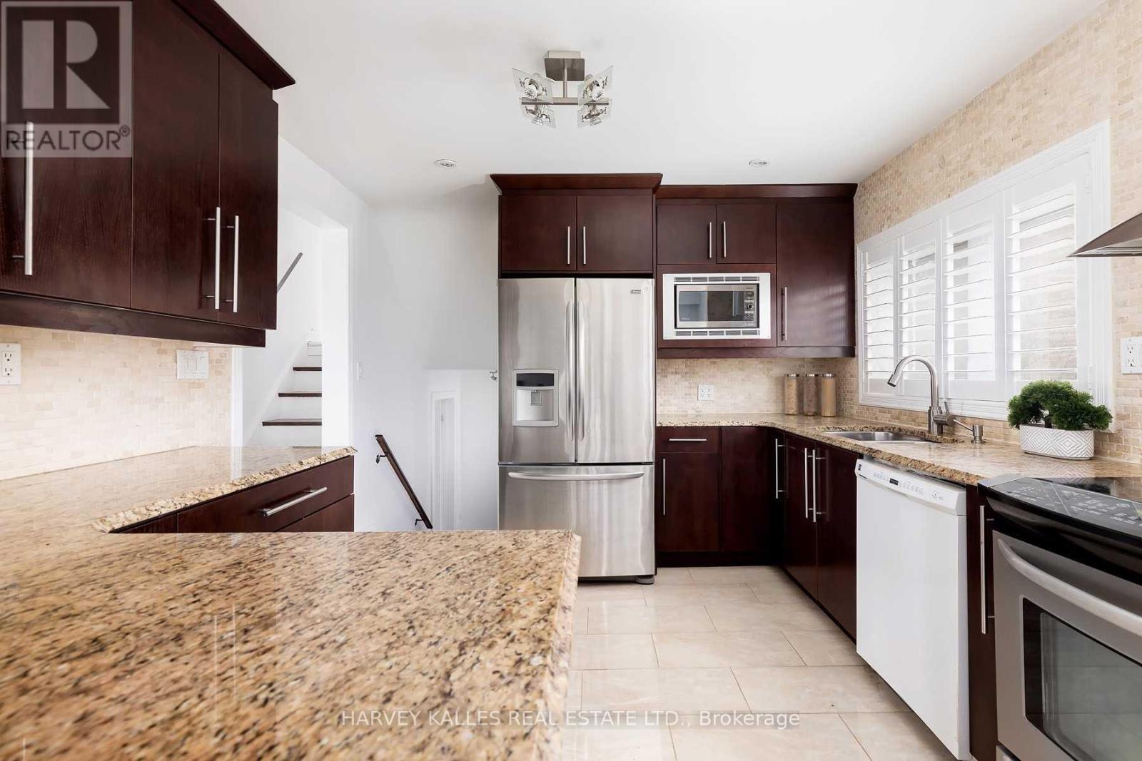 48 Bunty Lane, Toronto, Ontario  M2K 1W6 - Photo 11 - C12963374