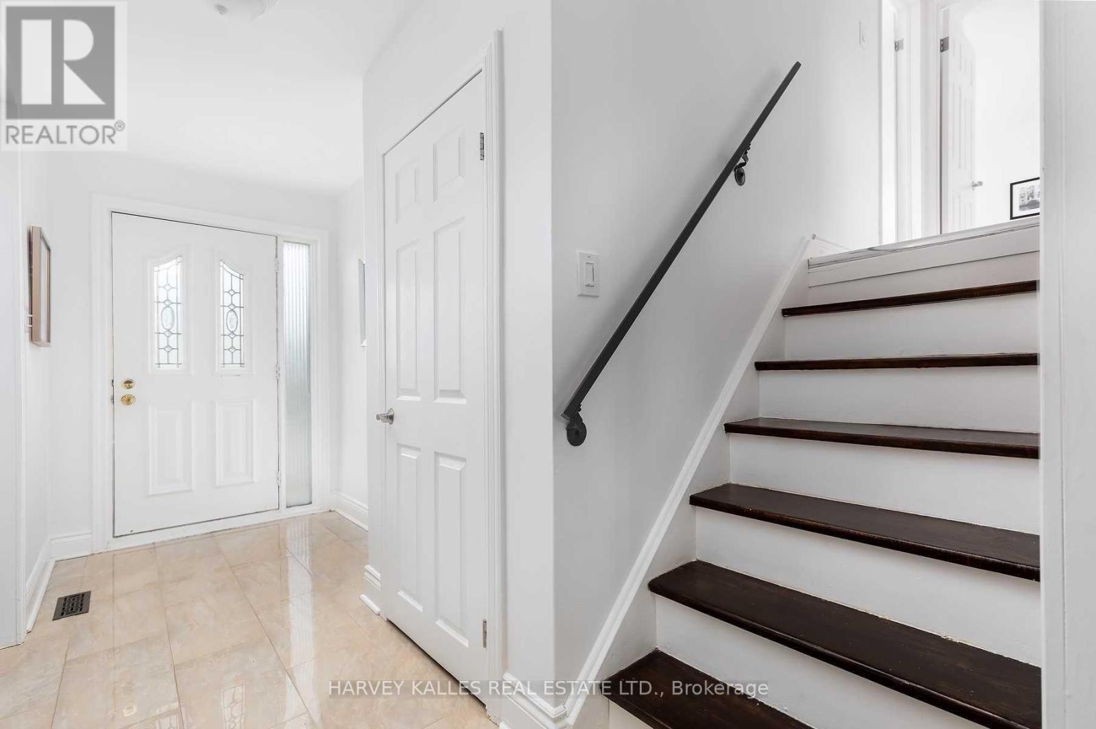 48 Bunty Lane, Toronto, Ontario  M2K 1W6 - Photo 13 - C12963374