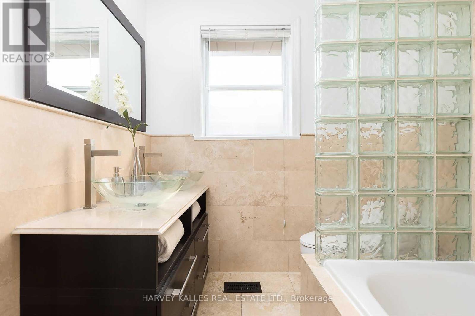 48 Bunty Lane, Toronto, Ontario  M2K 1W6 - Photo 17 - C12963374