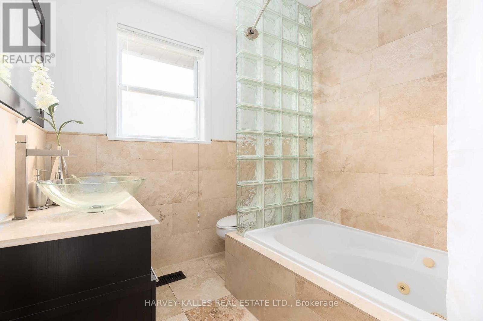 48 Bunty Lane, Toronto, Ontario  M2K 1W6 - Photo 18 - C12963374