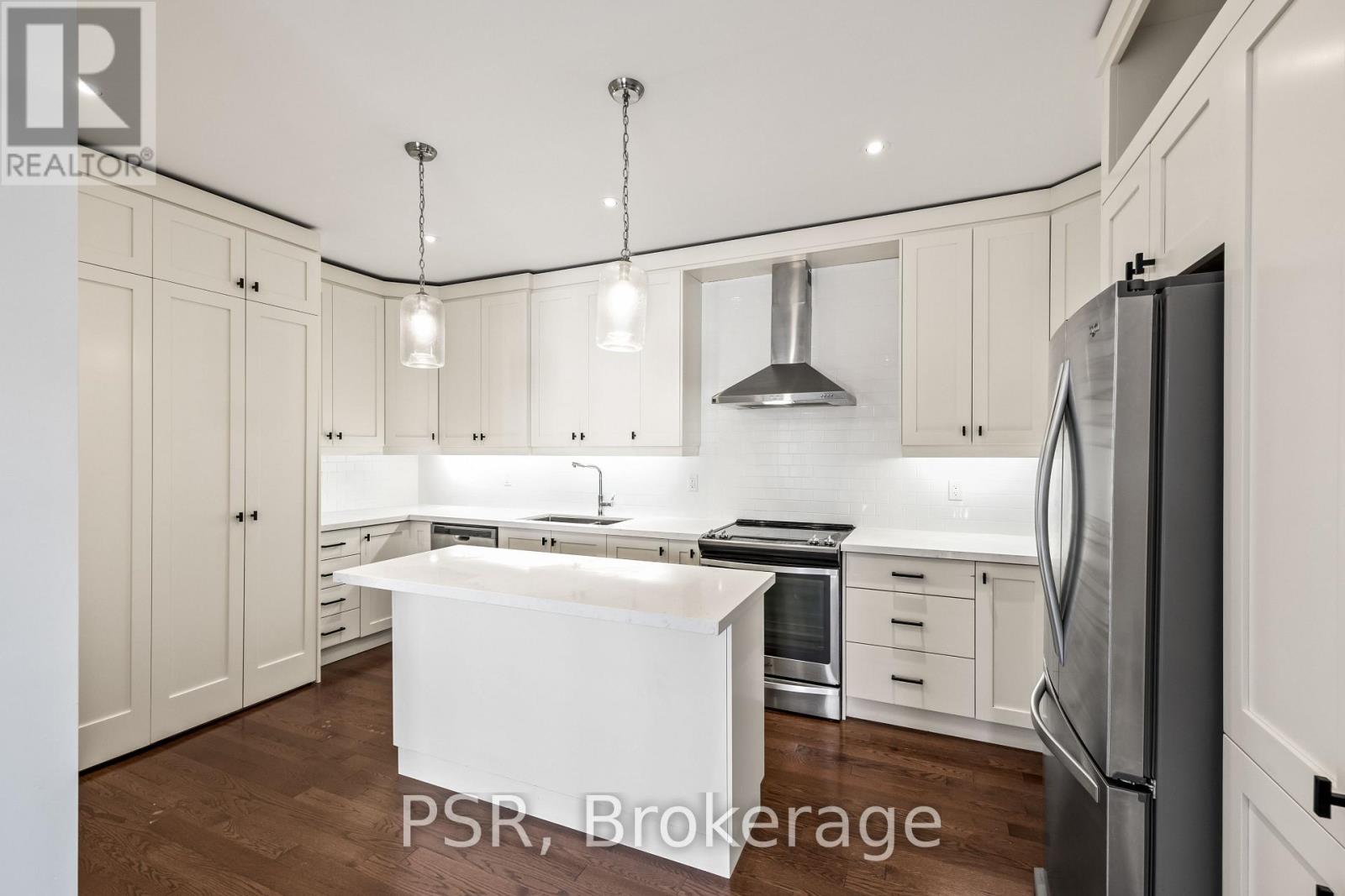 4 - 114 OSSINGTON AVENUE, Toronto, Ontario