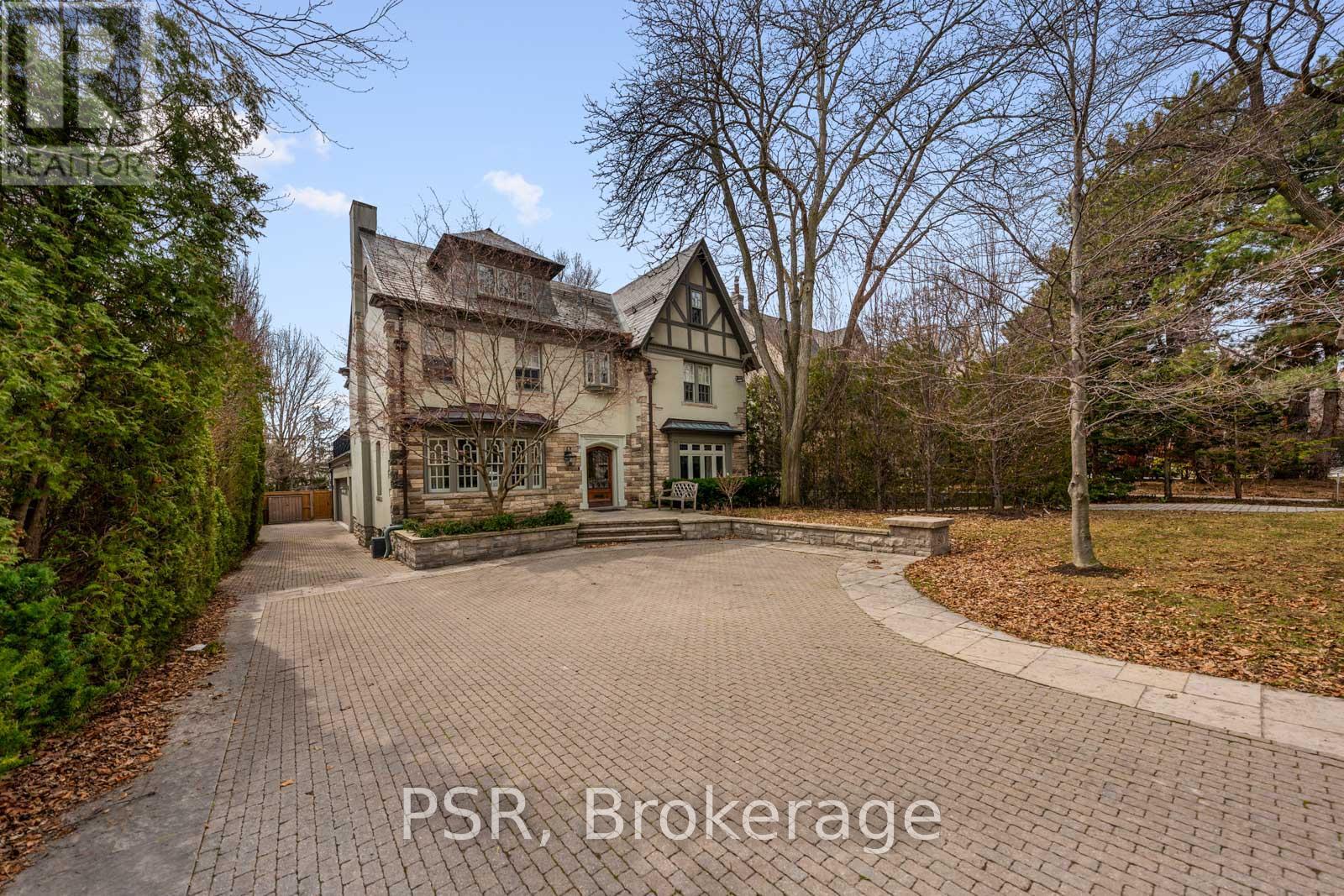 80 Old Forest Hill Road, Toronto, Ontario  M5P 2R5 - Photo 2 - C12963400