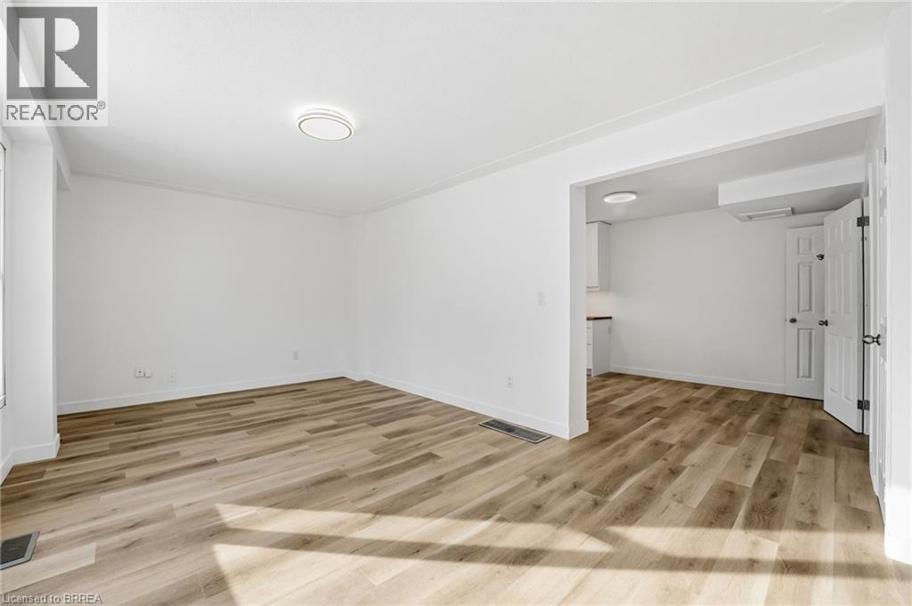 35 Oakhill Drive Unit# 20c, Brantford, Ontario  N3T 1R1 - Photo 6 - 40817512