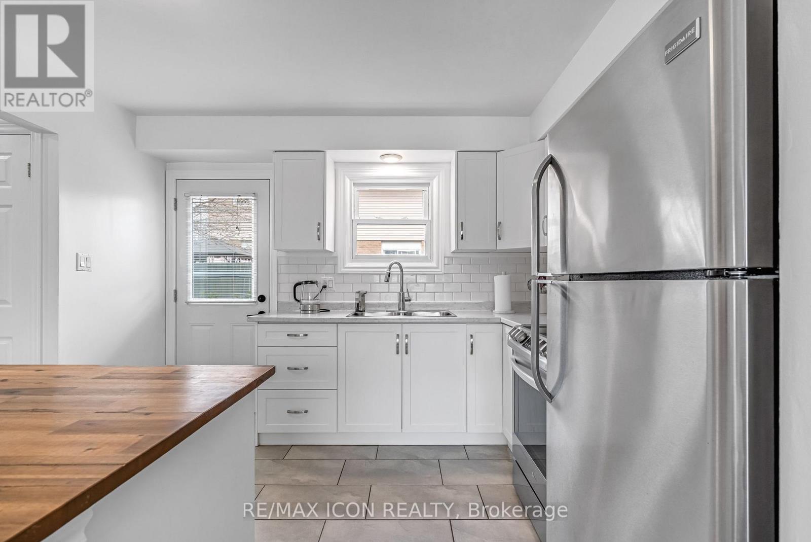 82 Bloomsbury Court, London East, Ontario  N5V 3N8 - Photo 8 - X12963166