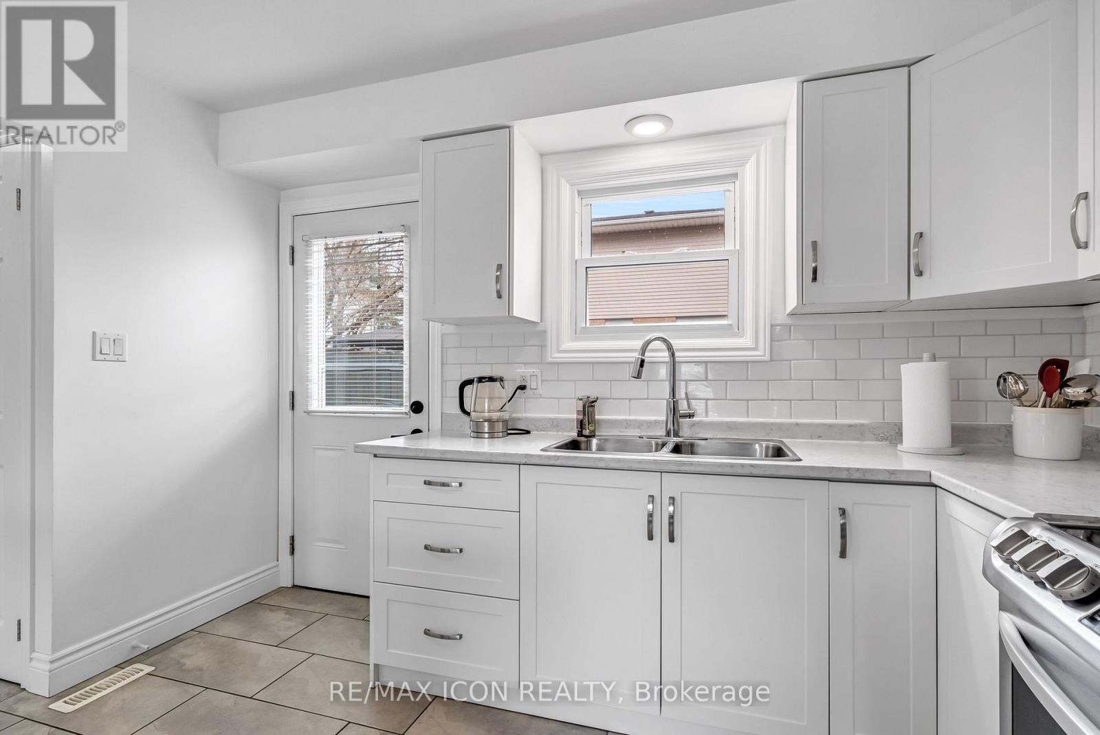 82 Bloomsbury Court, London East, Ontario  N5V 3N8 - Photo 9 - X12963166