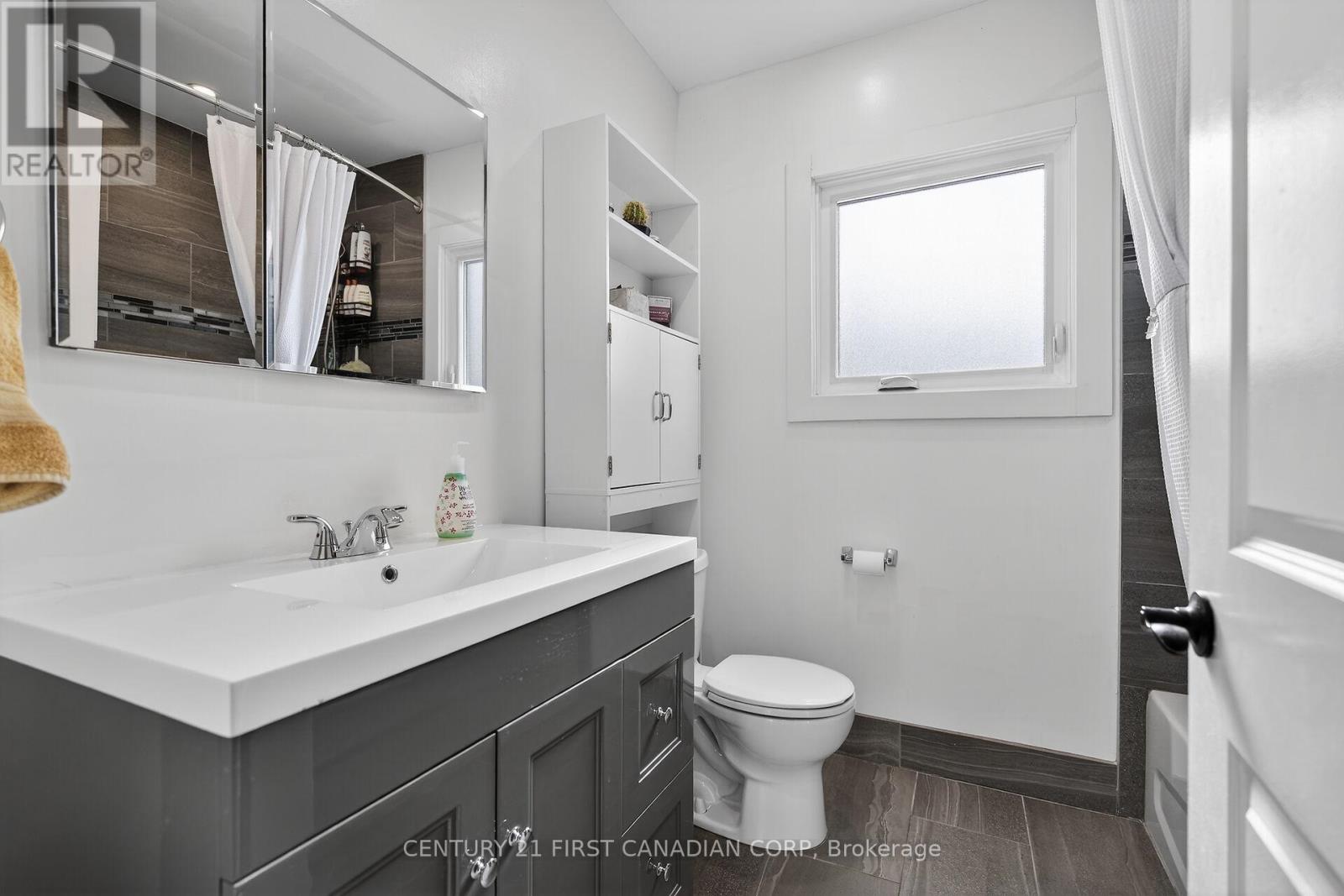 Photo 21 of 45 for 557 Boler Road