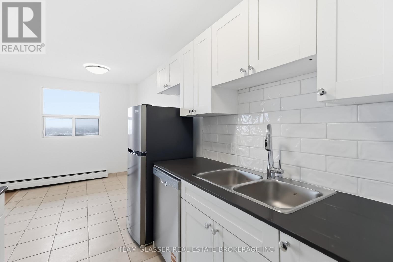 802 - 498 Queens Avenue, London East, Ontario  N6B 3K9 - Photo 9 - X12963402