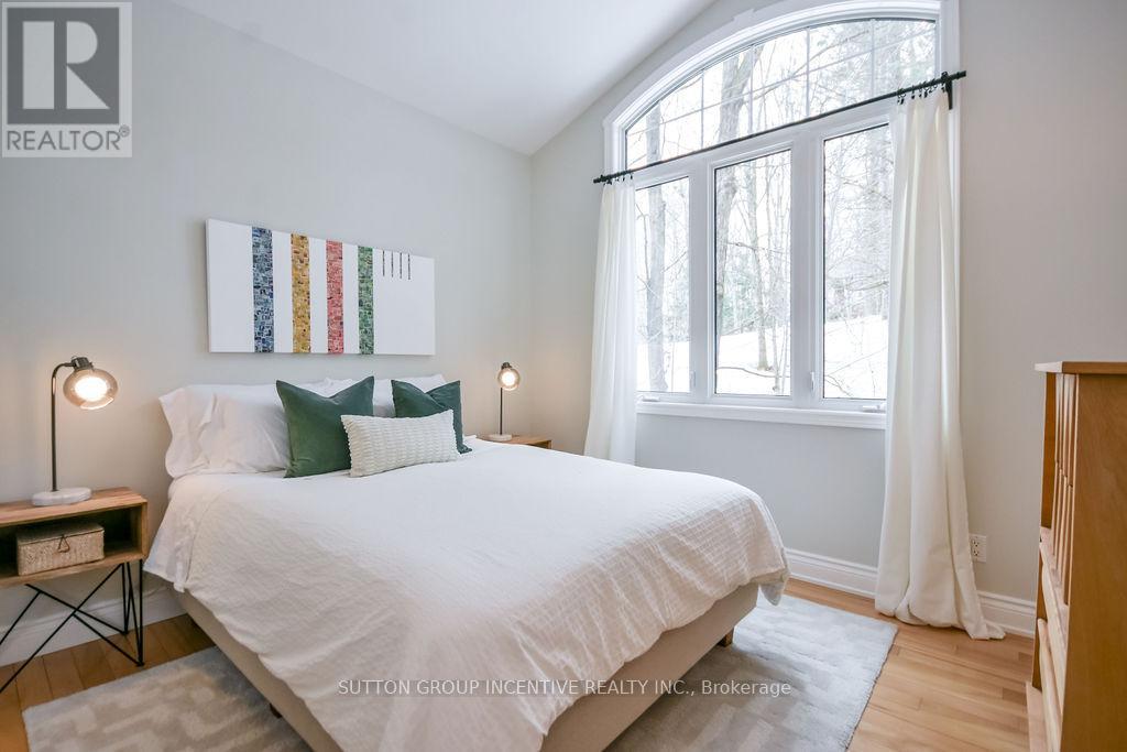 11 Beechwood Road, Oro-Medonte, Ontario  L4M 4Y8 - Photo 20 - S12962818