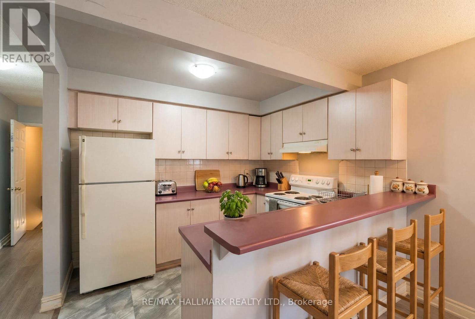 25 Lady Bower Crescent, Toronto, Ontario  M1B 4R3 - Photo 3 - E12963230