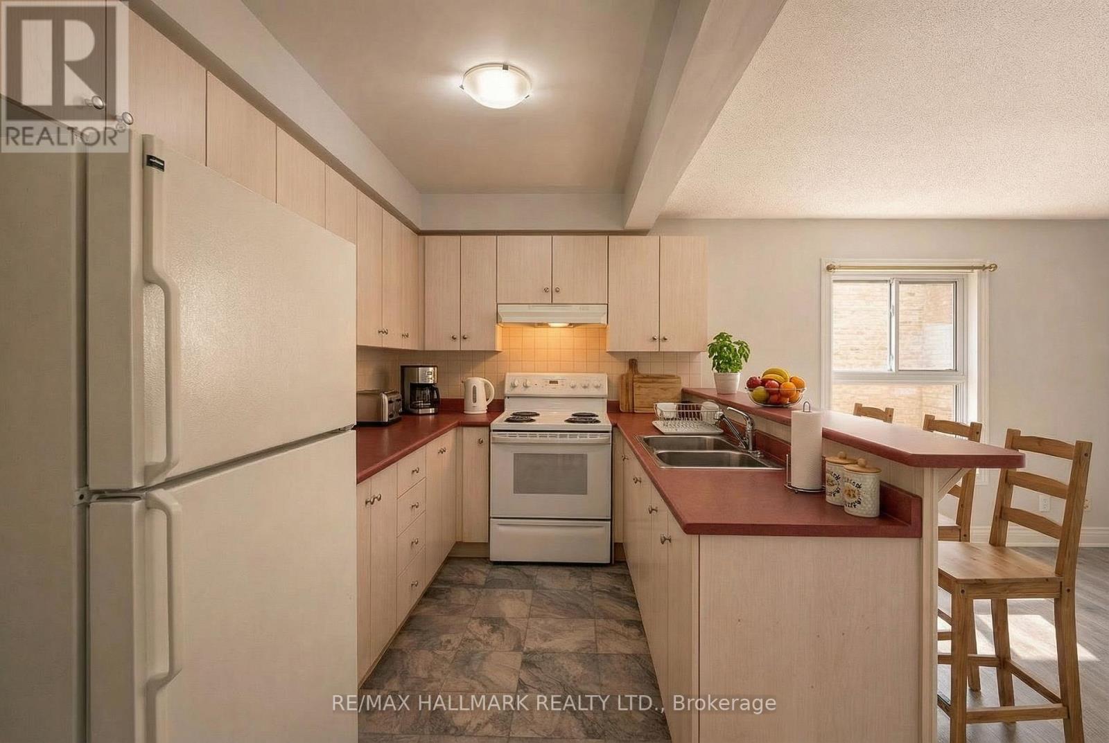 25 Lady Bower Crescent, Toronto, Ontario  M1B 4R3 - Photo 4 - E12963230