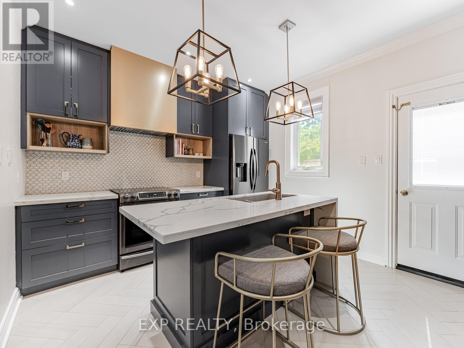 223 Gowan Avenue, Toronto, Ontario  M4J 2K7 - Photo 14 - E12963252