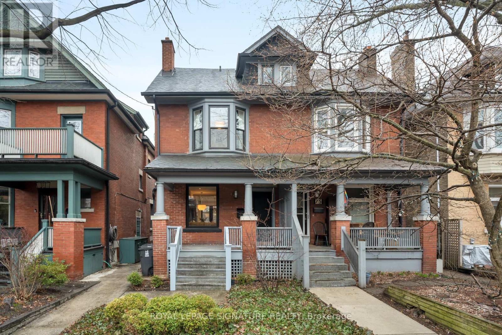 77 DEARBOURNE AVENUE, Toronto, Ontario