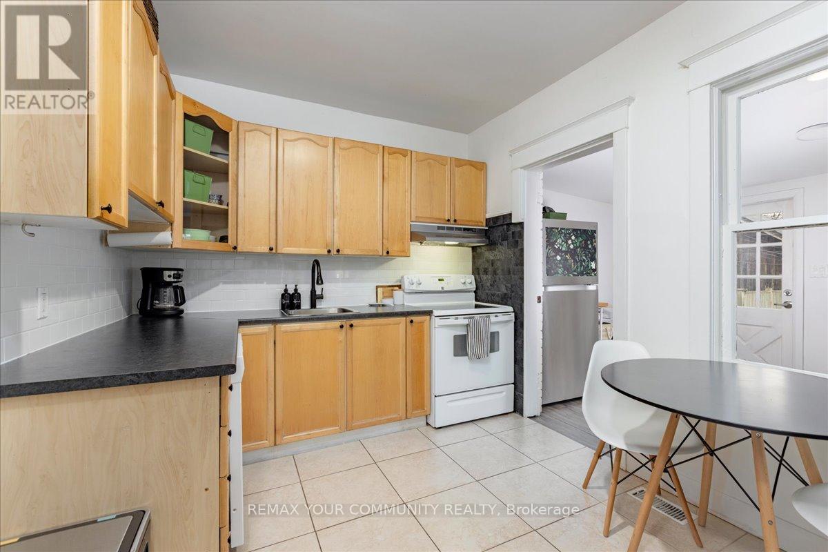 917 Broadview Avenue, Toronto, Ontario  M4K 2R2 - Photo 12 - E12963330