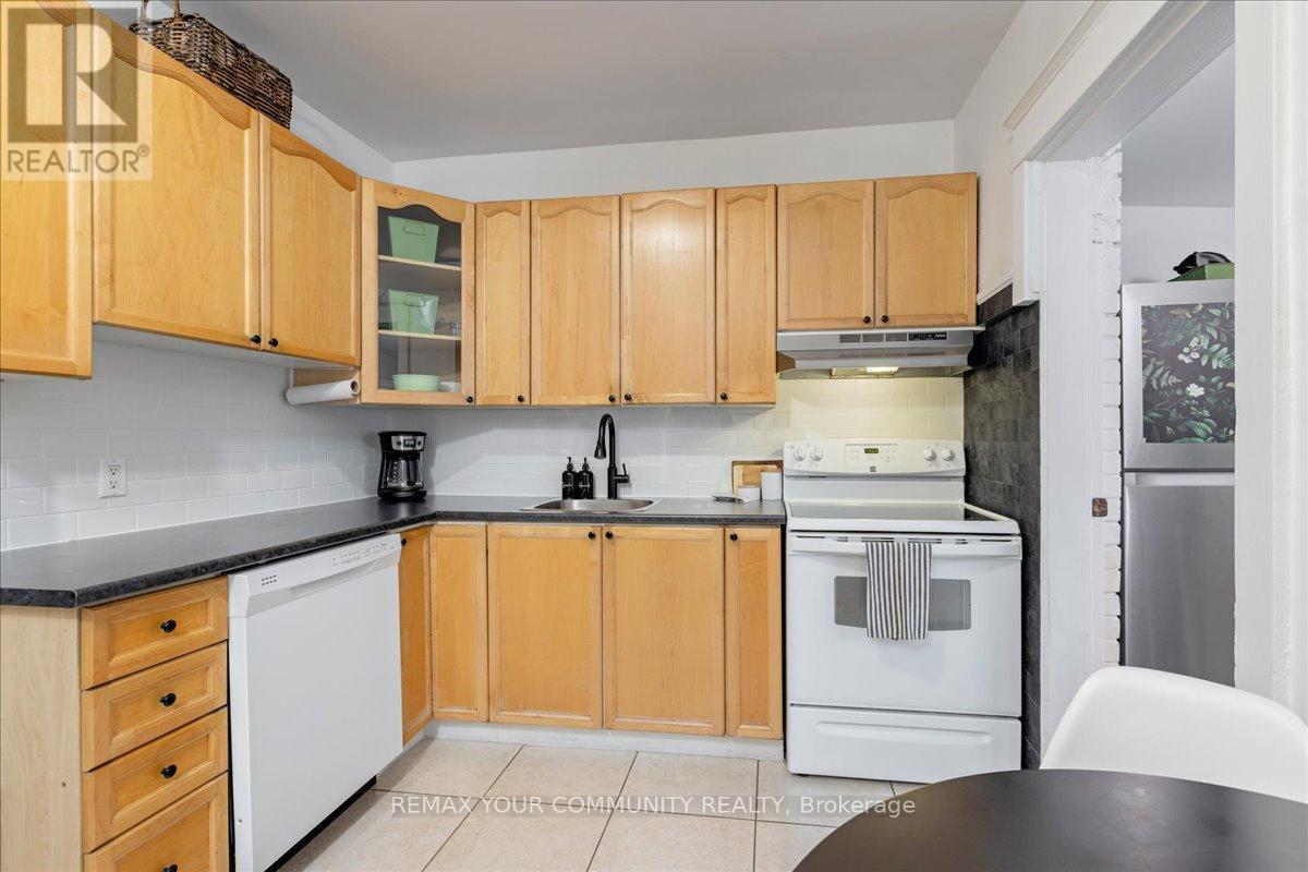 917 Broadview Avenue, Toronto, Ontario  M4K 2R2 - Photo 13 - E12963330