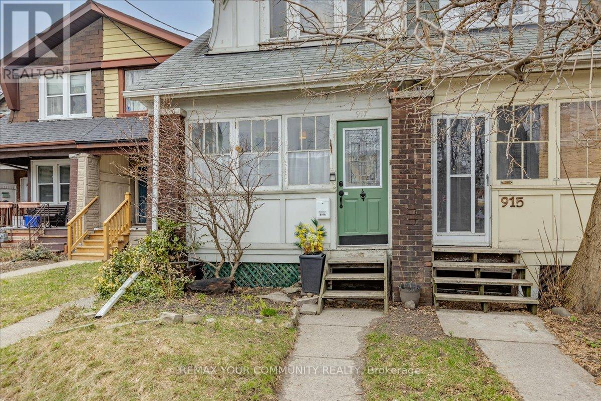 917 Broadview Avenue, Toronto, Ontario  M4K 2R2 - Photo 2 - E12963330