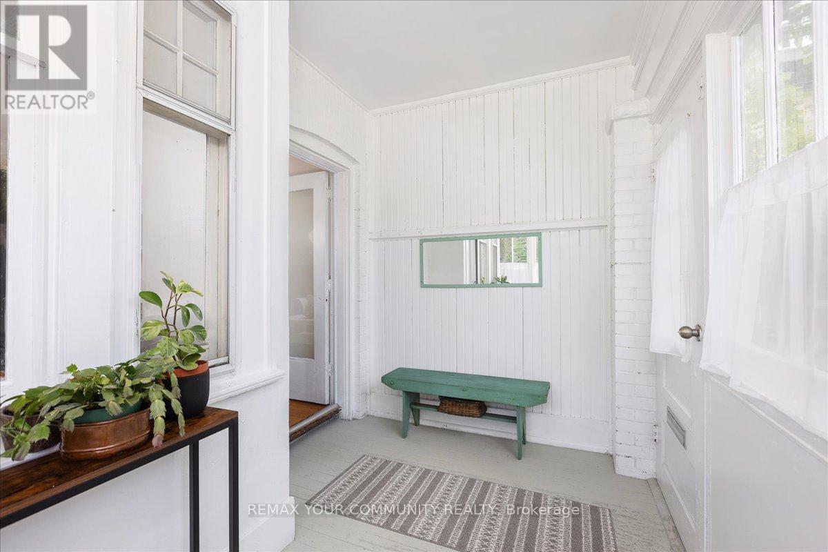 917 Broadview Avenue, Toronto, Ontario  M4K 2R2 - Photo 3 - E12963330