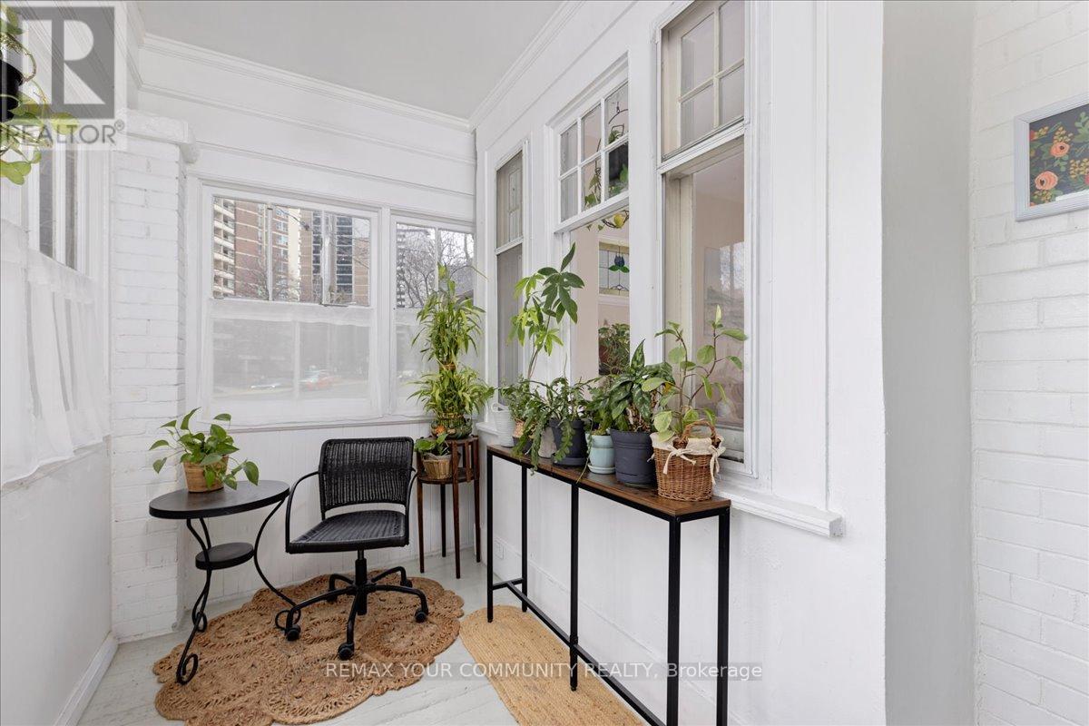 917 Broadview Avenue, Toronto, Ontario  M4K 2R2 - Photo 4 - E12963330