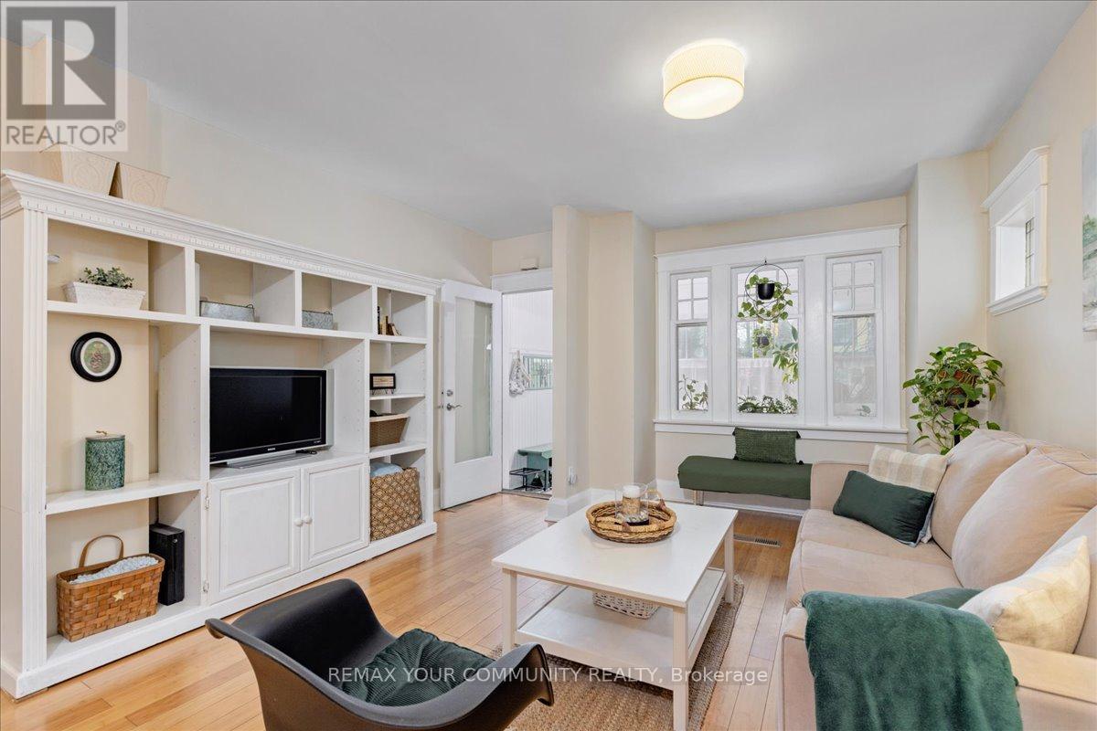 917 Broadview Avenue, Toronto, Ontario  M4K 2R2 - Photo 7 - E12963330