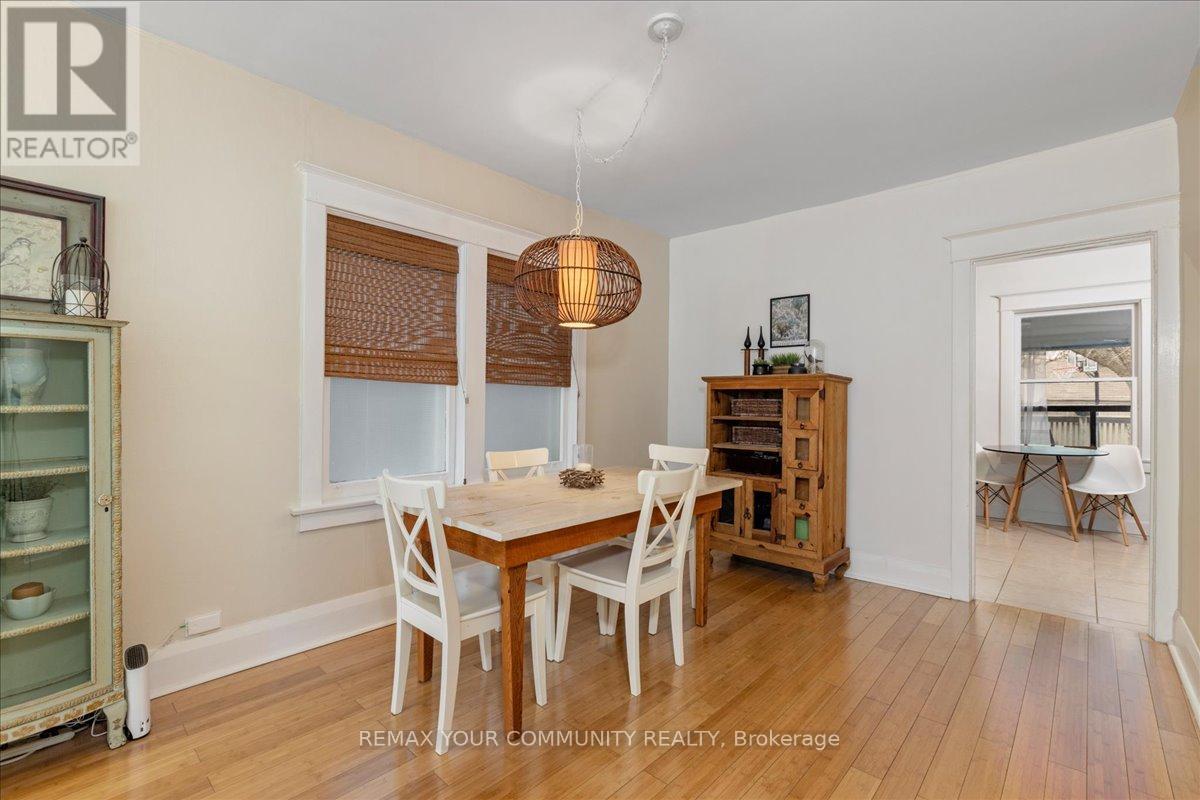 917 Broadview Avenue, Toronto, Ontario  M4K 2R2 - Photo 9 - E12963330