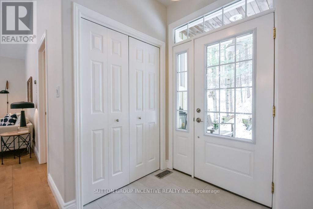 11 Beechwood Road, Oro-Medonte, Ontario  L4M 4Y8 - Photo 3 - S12962818