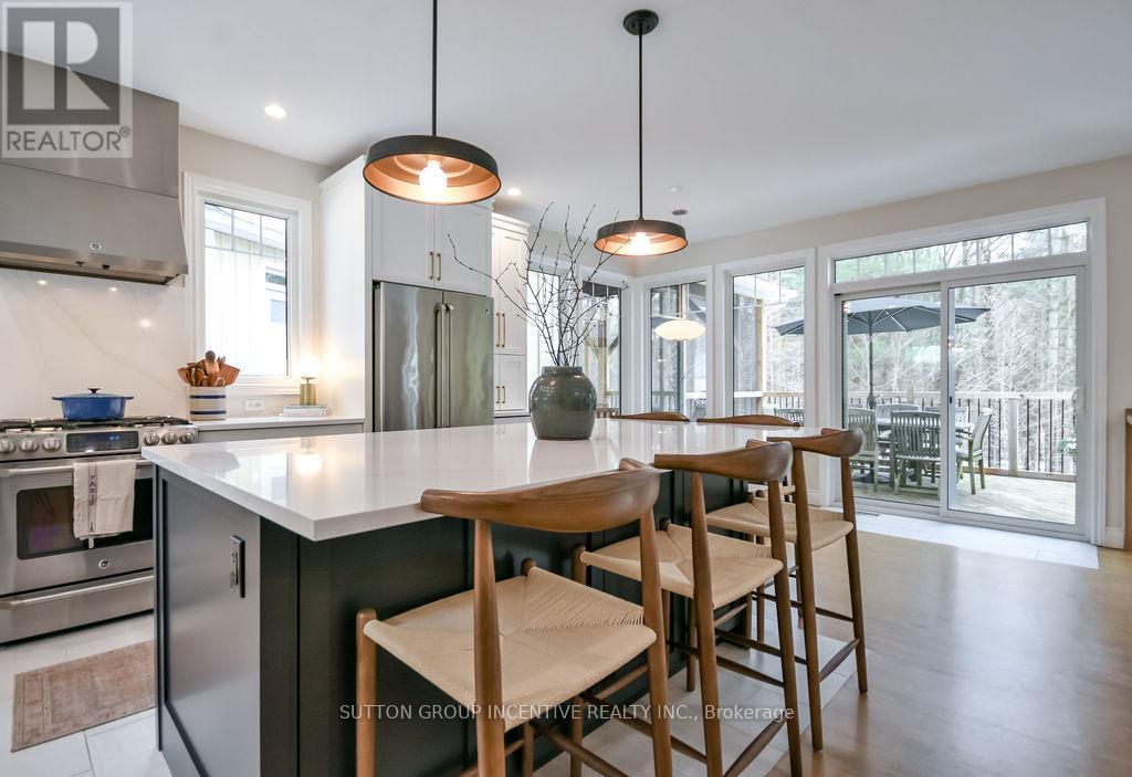 11 Beechwood Road, Oro-Medonte, Ontario  L4M 4Y8 - Photo 5 - S12962818