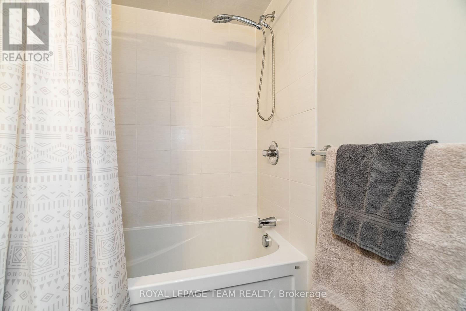 A - 19 Tadley Private, Ottawa, Ontario  K2J 2T3 - Photo 31 - X12963158