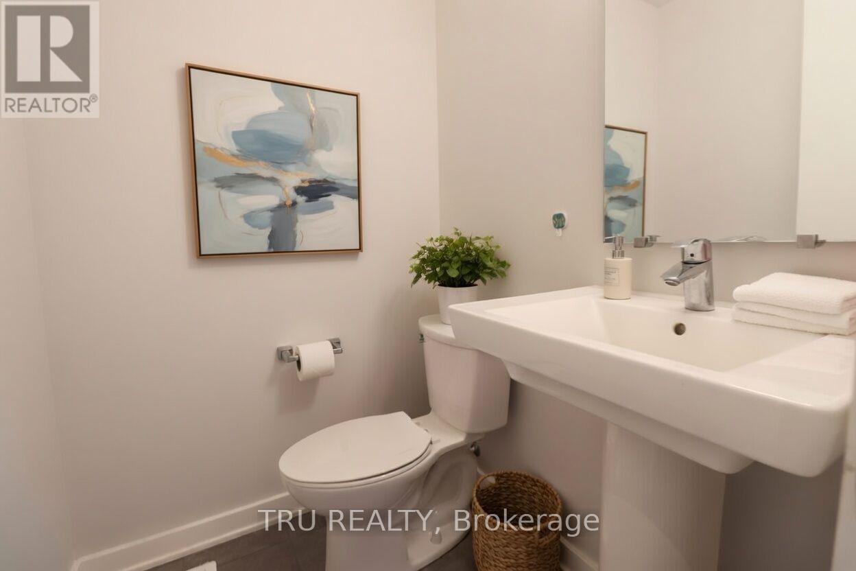 866 Quartet Avenue, Ottawa, Ontario  K1X 0C6 - Photo 3 - X12963164