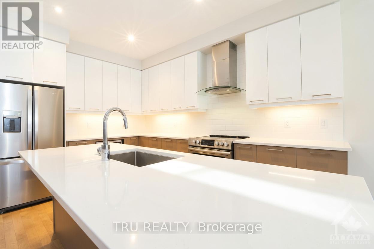 866 Quartet Avenue, Ottawa, Ontario  K1X 0C6 - Photo 5 - X12963164