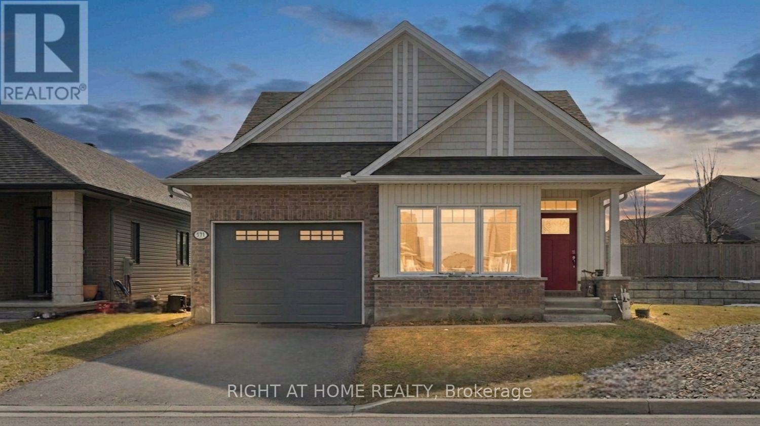 272 MAYGRASS WAY, Ottawa, Ontario