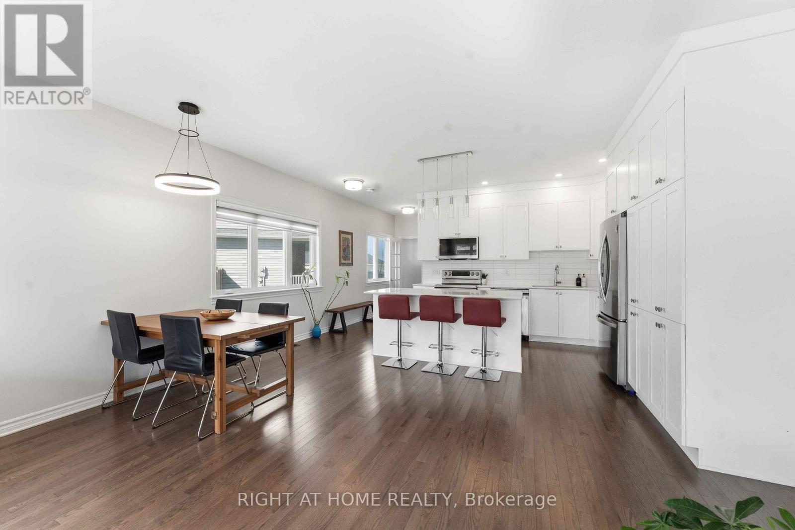 272 Maygrass Way, Ottawa, Ontario  K2S 2K9 - Photo 4 - X12963294