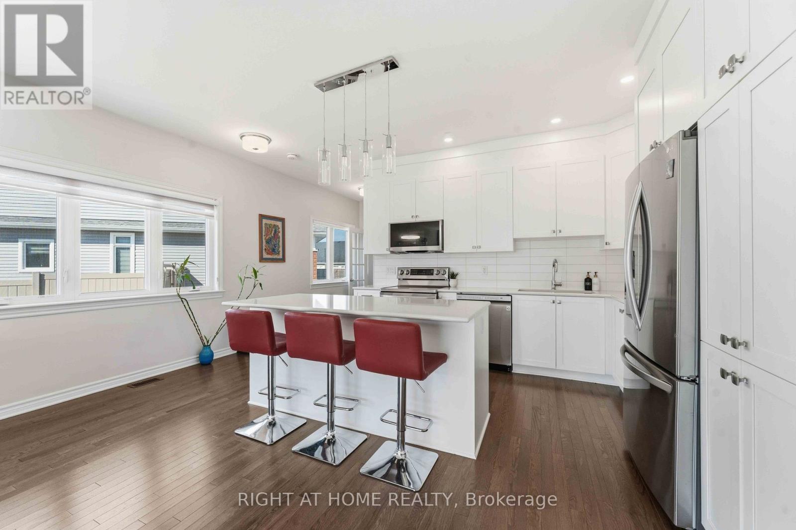 272 Maygrass Way, Ottawa, Ontario  K2S 2K9 - Photo 5 - X12963294