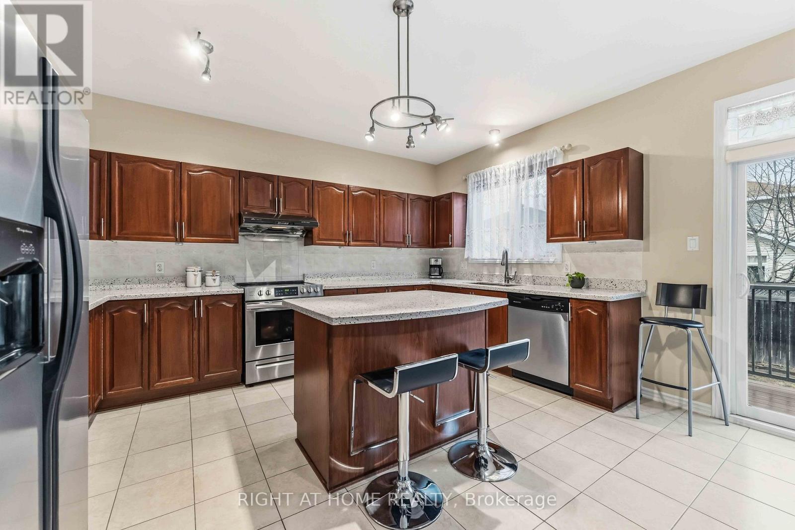 38 Penrith Street, Ottawa, Ontario  K2W 1E5 - Photo 11 - X12963296