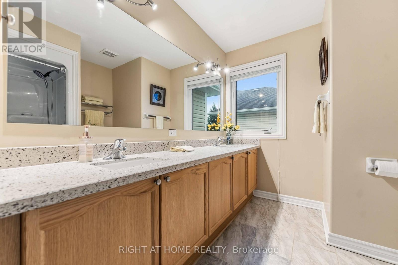 38 Penrith Street, Ottawa, Ontario  K2W 1E5 - Photo 31 - X12963296