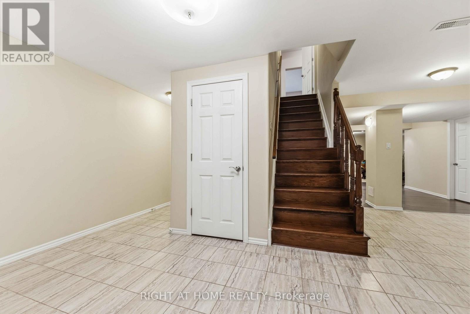 38 Penrith Street, Ottawa, Ontario  K2W 1E5 - Photo 34 - X12963296