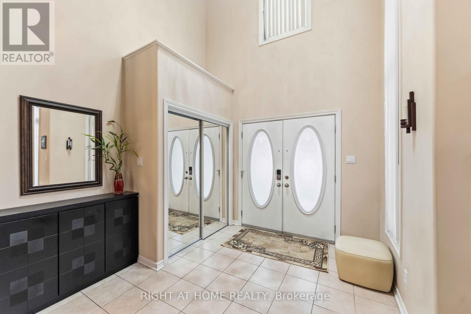 38 Penrith Street, Ottawa, Ontario  K2W 1E5 - Photo 4 - X12963296