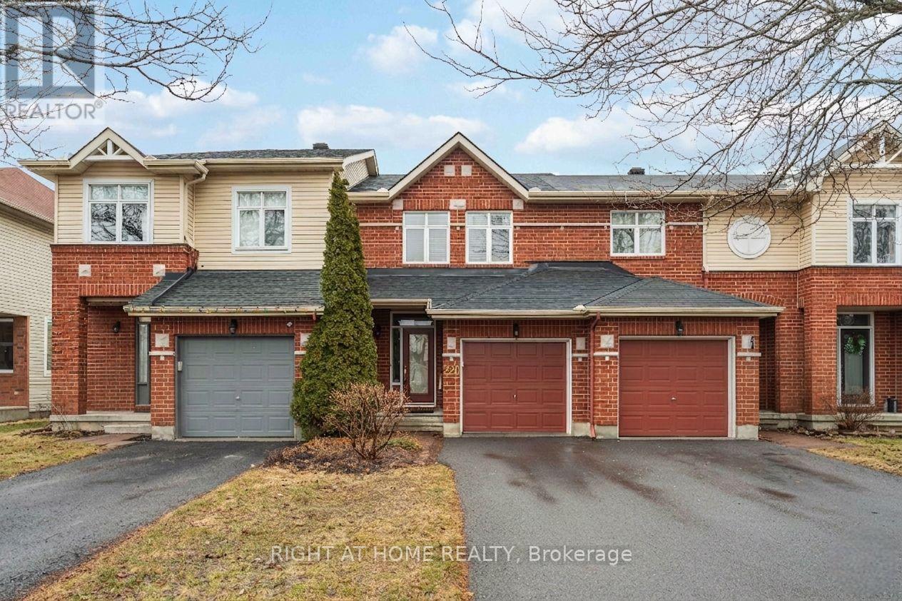 220 WINDHURST DRIVE, Ottawa, Ontario
