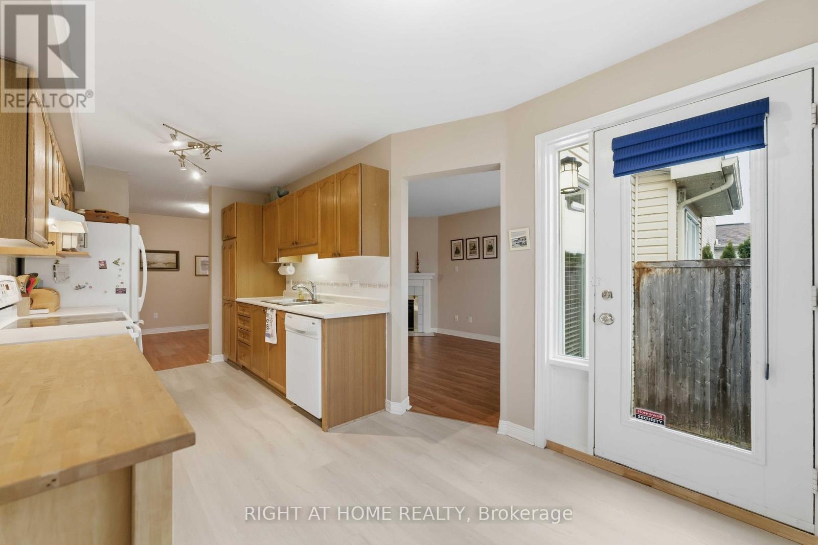 220 Windhurst Drive, Ottawa, Ontario  K2G 6H9 - Photo 12 - X12963304