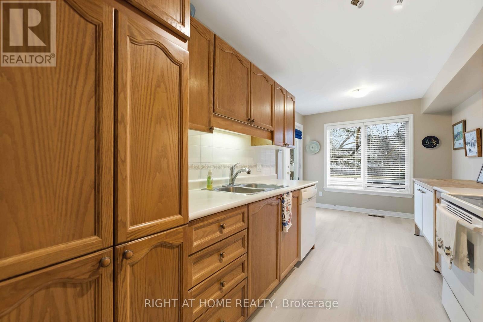 220 Windhurst Drive, Ottawa, Ontario  K2G 6H9 - Photo 14 - X12963304