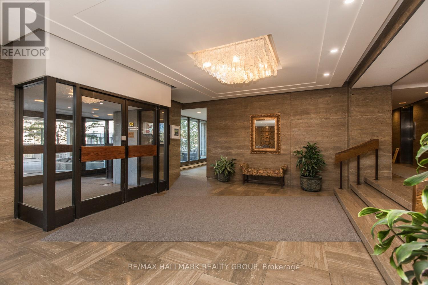 1706 - 2625 Regina Street, Ottawa, Ontario  K2B 5W8 - Photo 3 - X12963344