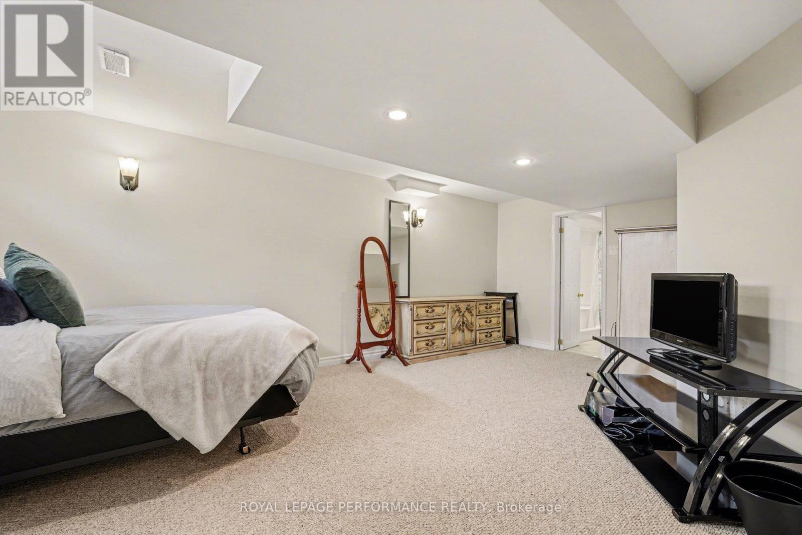 992 Ballantyne Drive, Ottawa, Ontario  K4A 4H4 - Photo 38 - X12963384